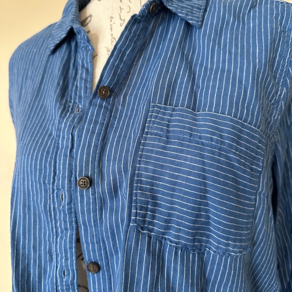 Abercrombie & Fitch Blue Striped Button-Up Shirt - Picture 3 of 5